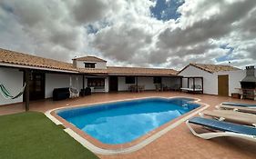 Villa With Pool In The Centre Of Fuerteventura